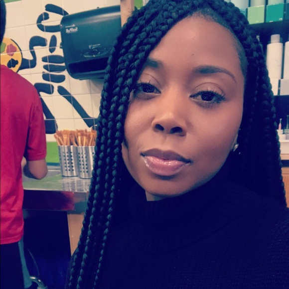 Meet your Posher, Kristin - Picture 1 of 1